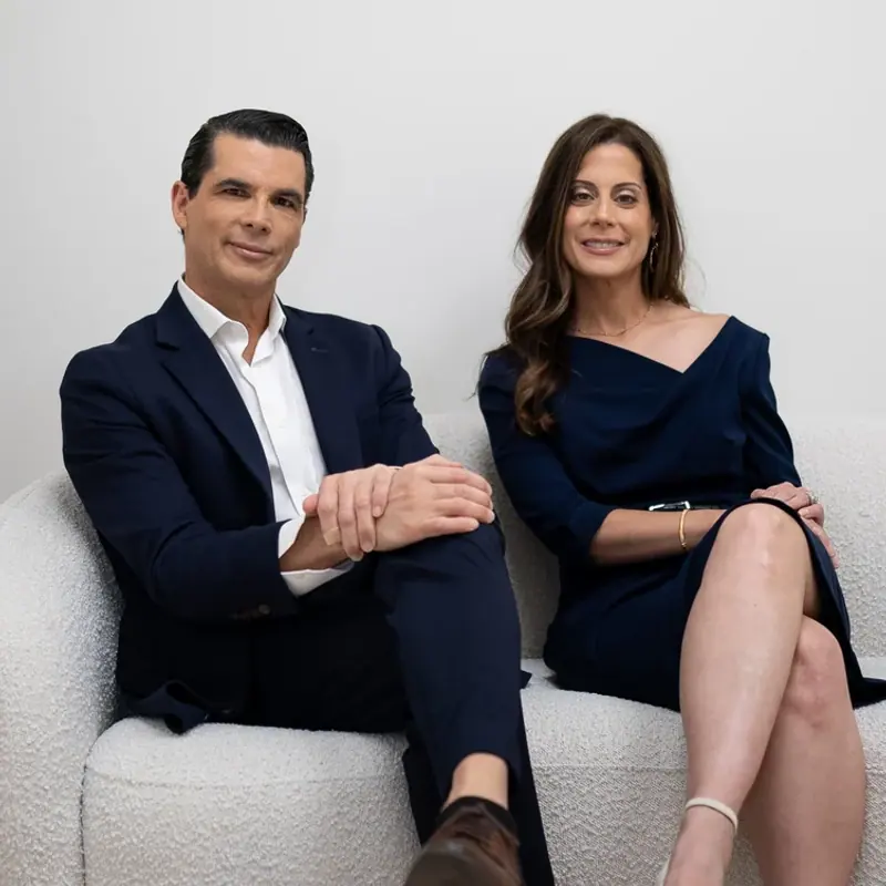Dr. Luis Fandos reviewing a patient's results at Alluring Age